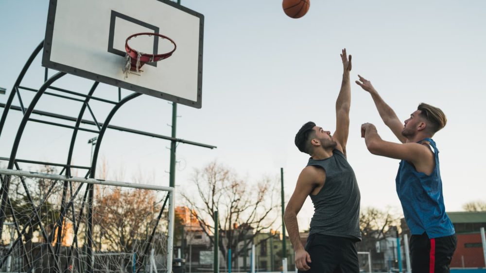qué grupos musculares trabajas jugando al baloncesto