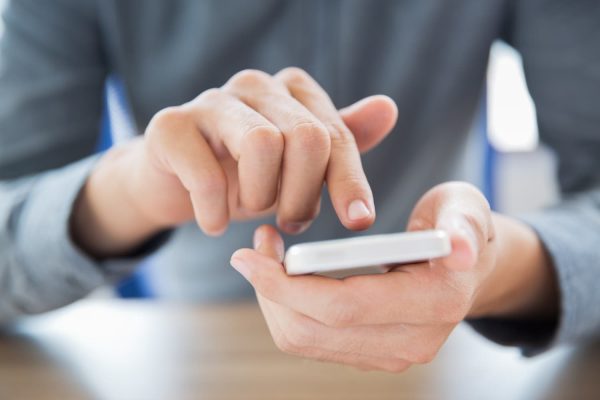 Ventajas y desventajas del contacto cero con una persona